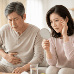 0-간이상신호-대표-이미지-중년-남녀가-건강변화를-살피는-장면